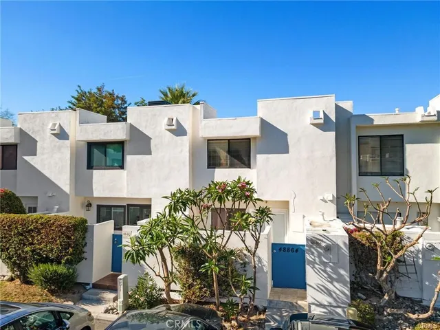 a view of outdoor space yard and patio