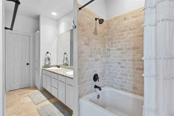 $295,000 | 2424 Navigation Boulevard, Unit D, Houston, TX 77003
