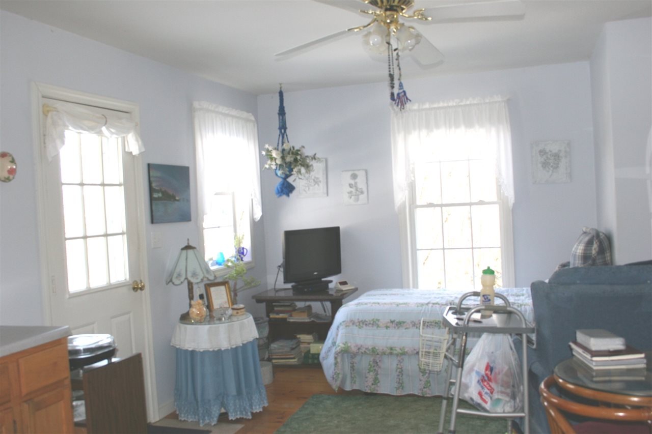 219 Mile Slip Road Milford, NH 03055 - Photo 10 of 32