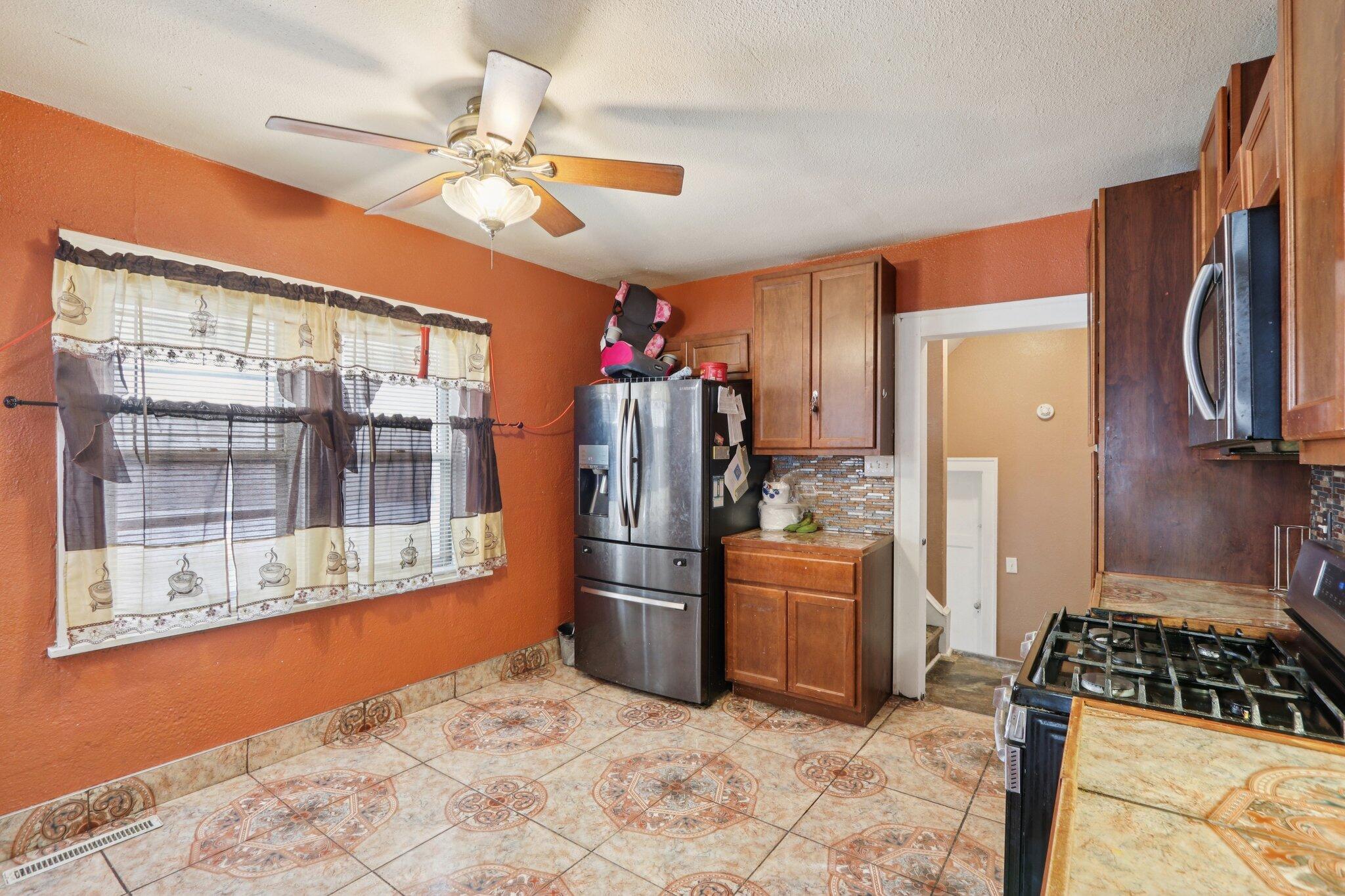 2503 North 48th Street Milwaukee, WI 53210 - Photo 11 of 37 15-web-or-mls-N 48th St-S2801-015