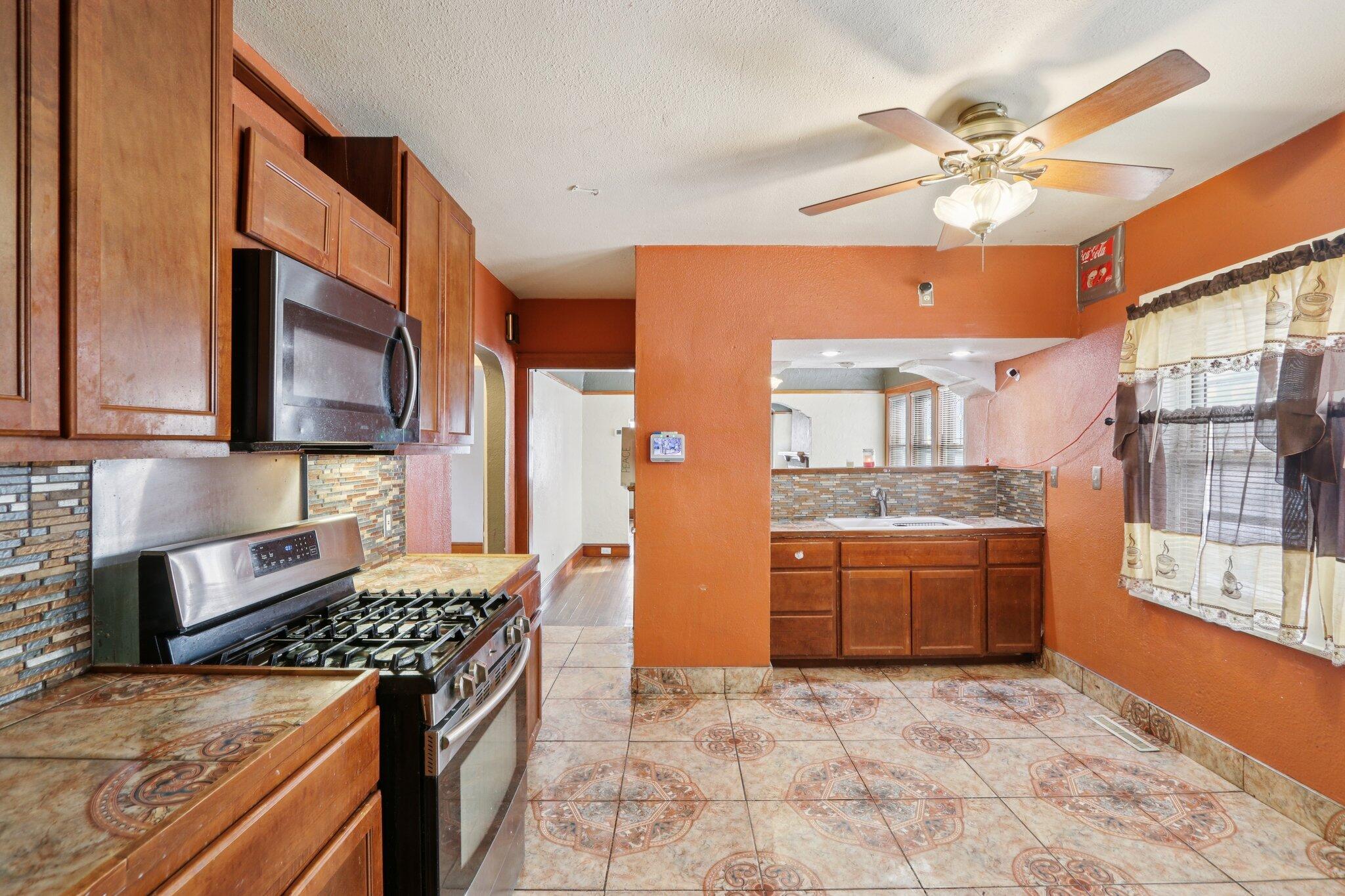 2503 North 48th Street Milwaukee, WI 53210 - Photo 15 of 37 20-web-or-mls-N 48th St-S2801-020