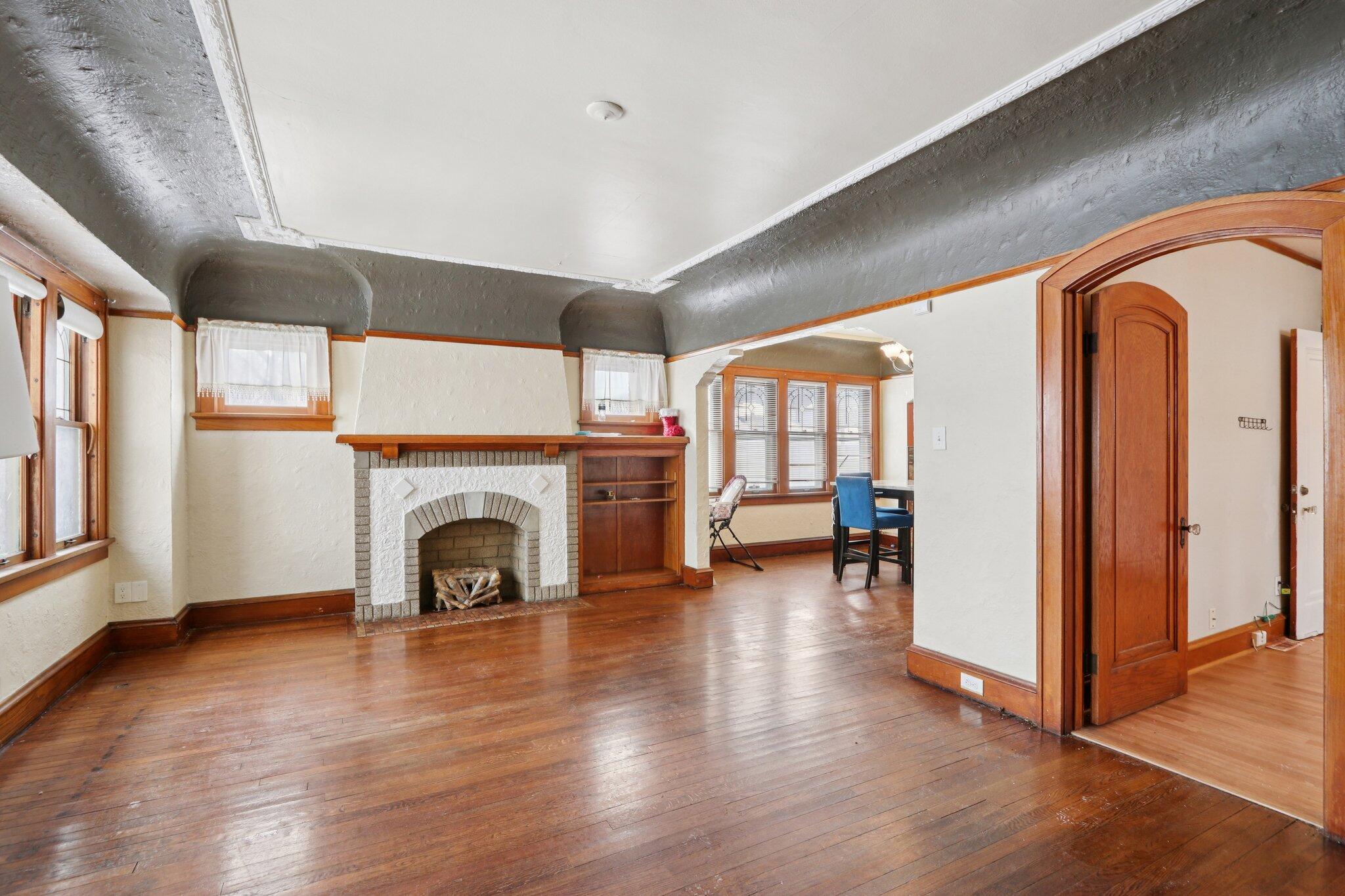 2503 North 48th Street Milwaukee, WI 53210 - Photo 2 of 37 7-web-or-mls-N 48th St-S2801-007