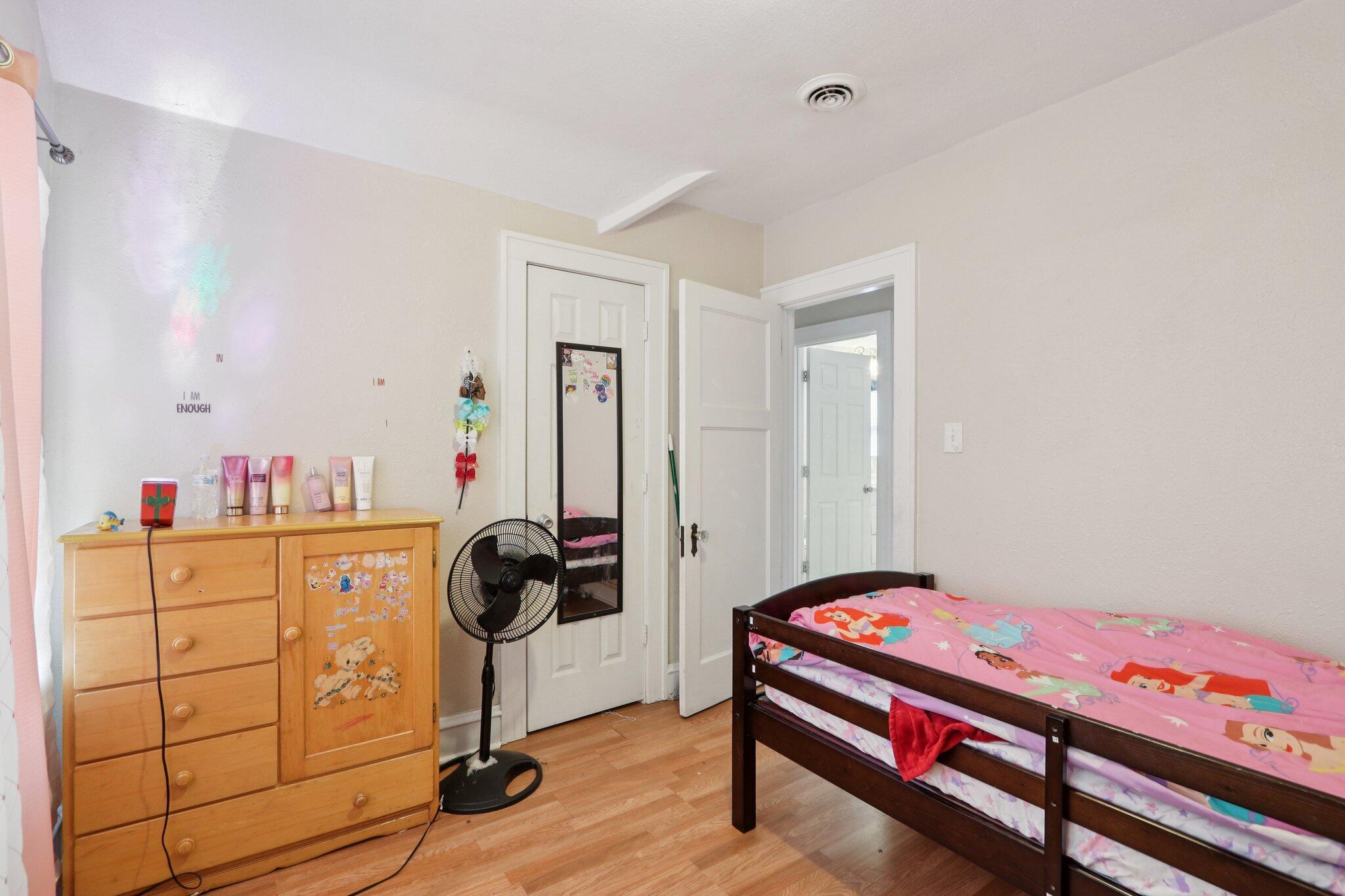 2503 North 48th Street Milwaukee, WI 53210 - Photo 26 of 37 30-web-or-mls-N 48th St-S2801-030