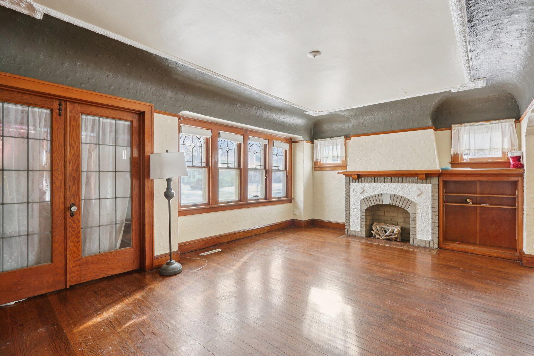 2503 North 48th Street Milwaukee, WI 53210 - Photo 3 of 37 8-web-or-mls-N 48th St-S2801-008