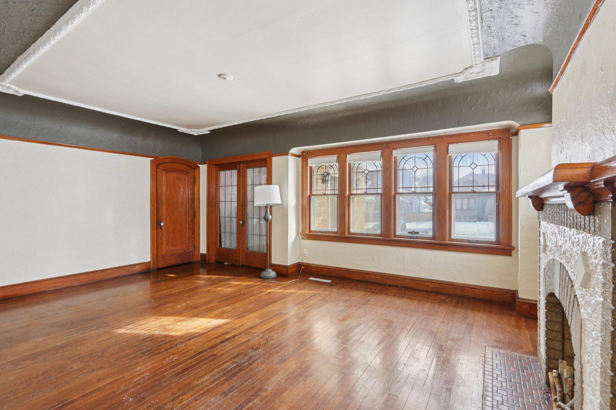 2503 North 48th Street Milwaukee, WI 53210 - Photo 4 of 37 9-web-or-mls-N 48th St-S2801-009