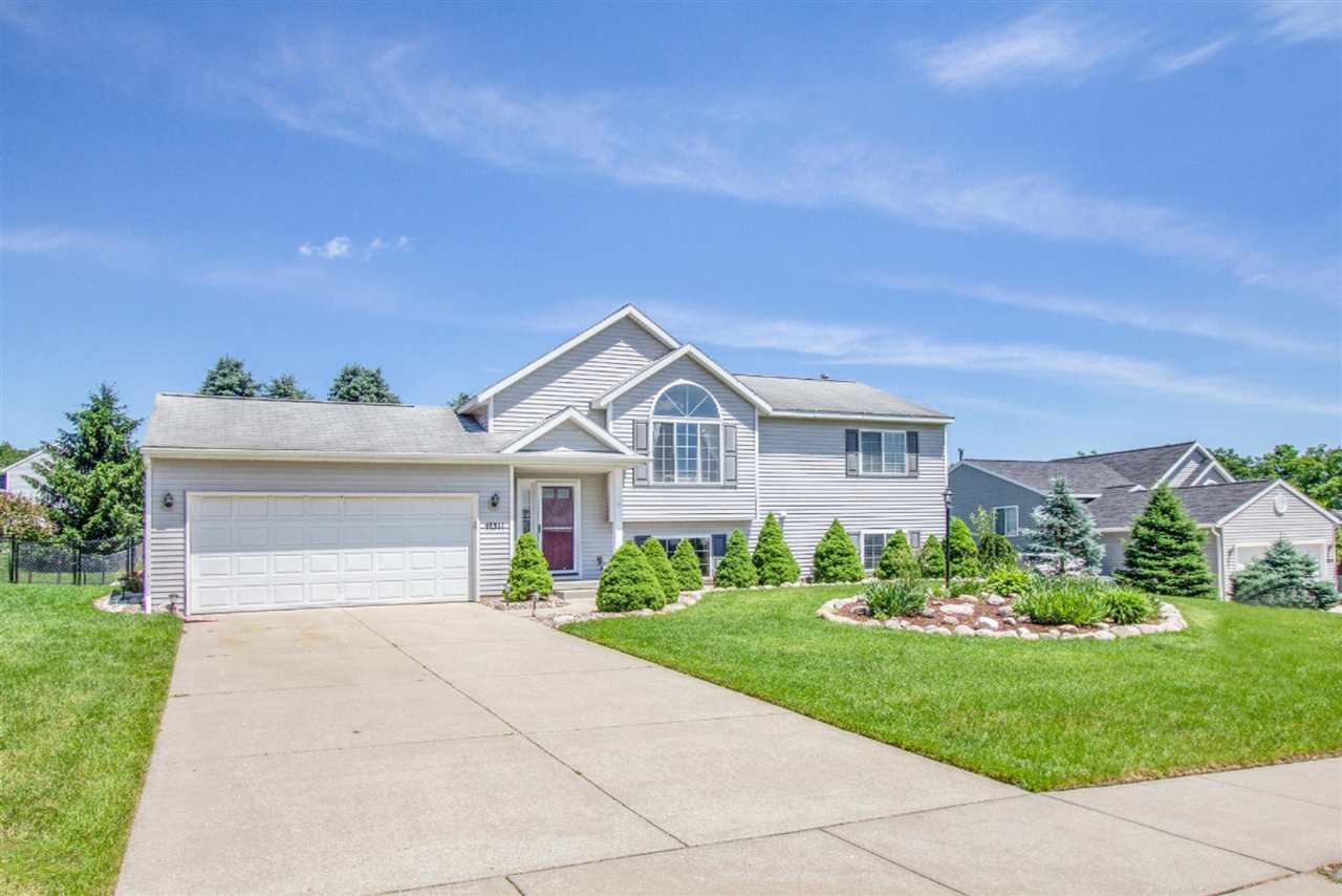 11511 Barnsley Road Lowell, MI 49331 - Photo 2 of 31