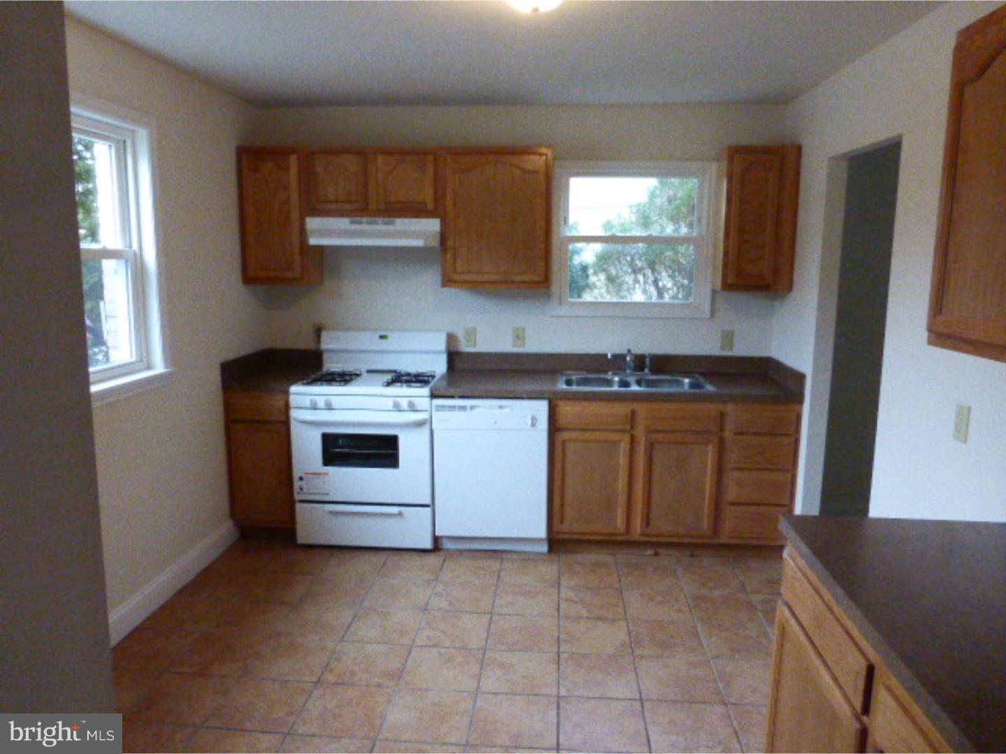 1374 Fox Run Reading, PA 19606 - Photo 6 of 16