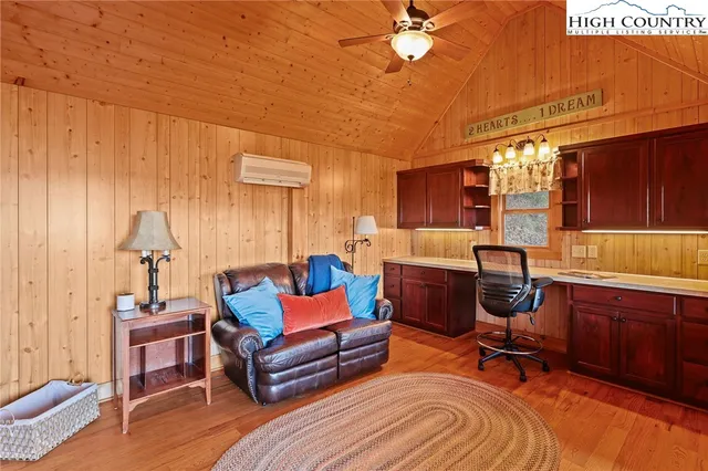 $875,000 | 305 Fox Cove Road, Ferguson, NC 28624