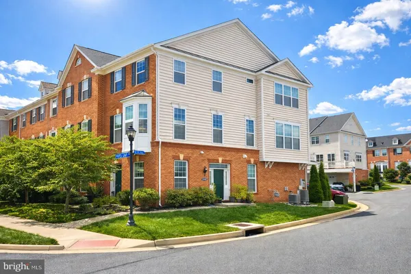 $3,350 | 43010 Paris Gap Square, Ashburn, VA 20148