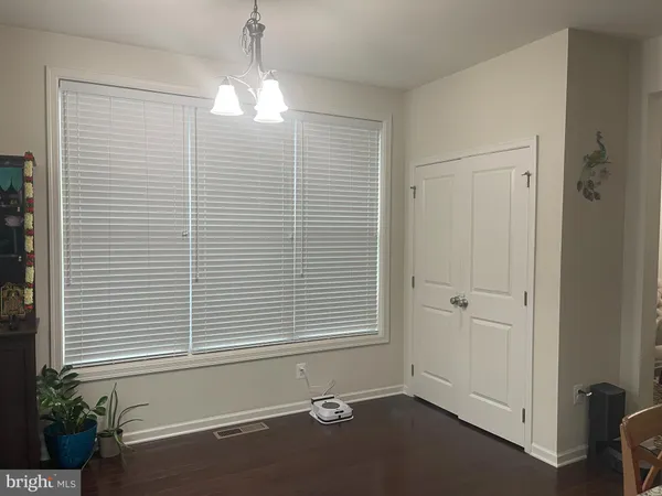 $3,350 | 43010 Paris Gap Square, Ashburn, VA 20148