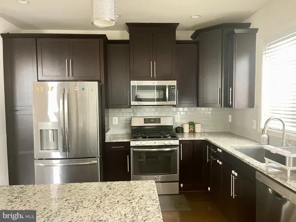 $3,350 | 43010 Paris Gap Square, Ashburn, VA 20148