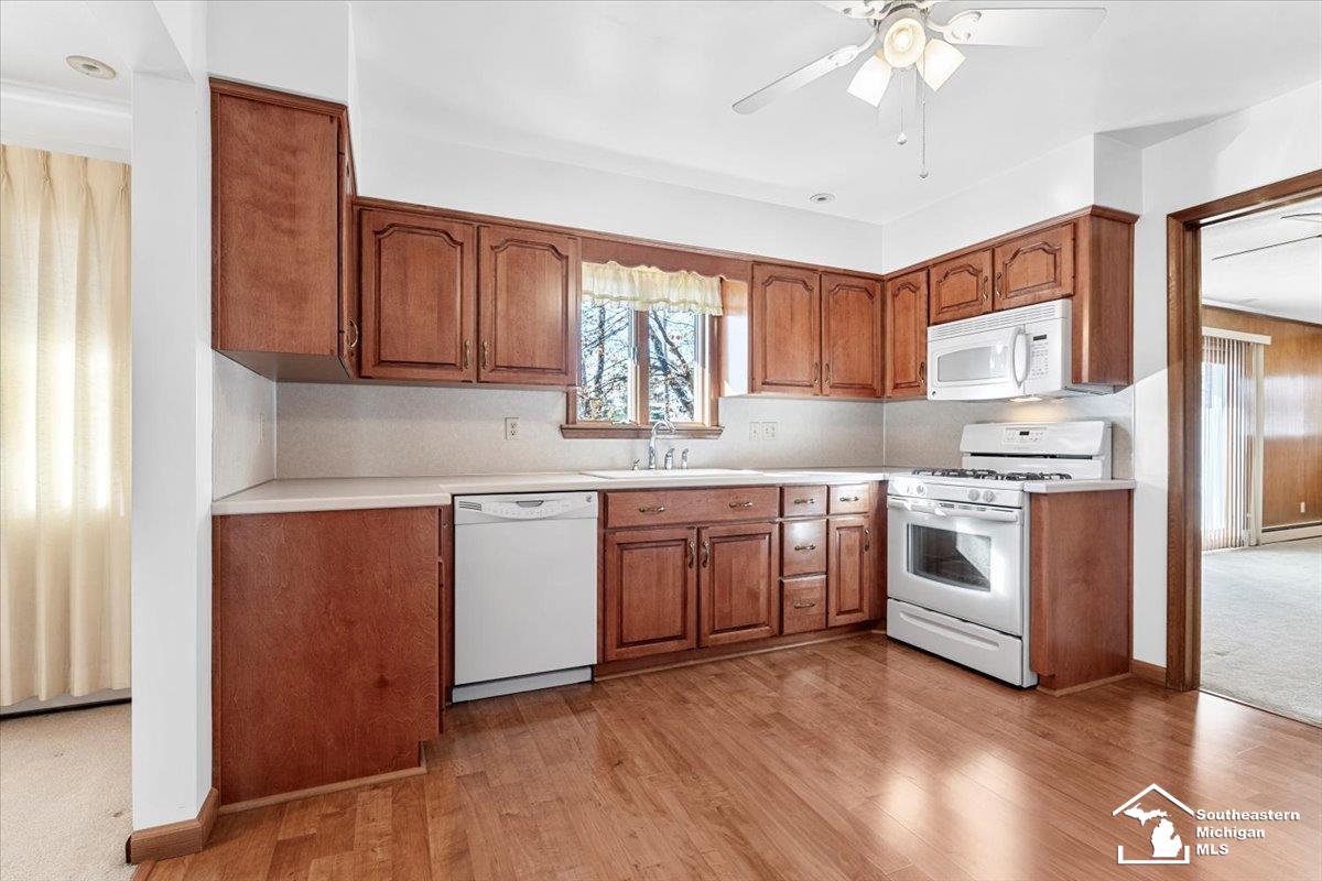 33 Calvin Street Monroe, MI 48162 - Photo 8 of 35 50194605-decf8737-0bae-42c6-9732-34e4ceba0cae.JPG