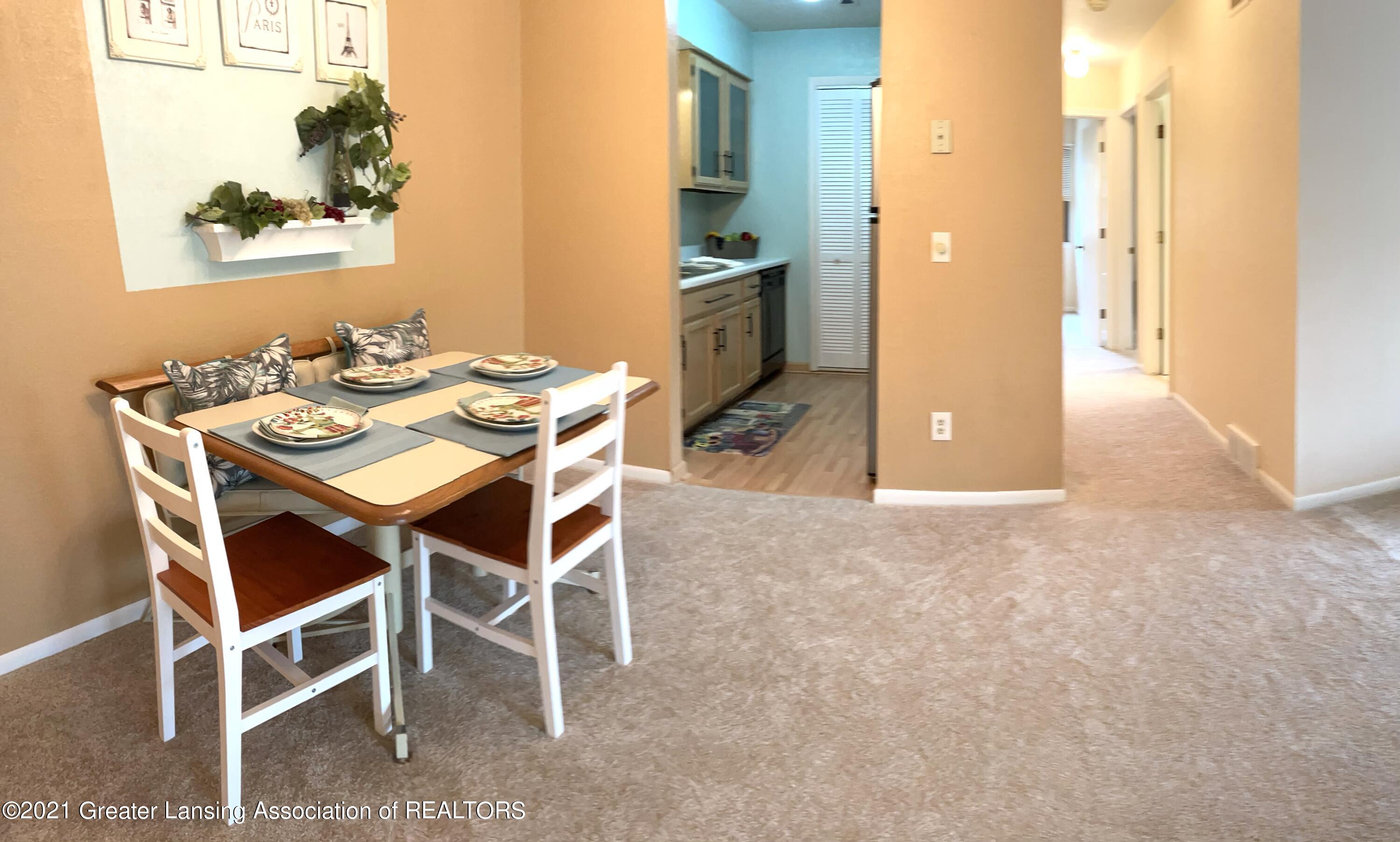 5402 Maple Ridge Road, Unit 6 Haslett, MI 48840 - Photo 8 of 21 Dining & Kitchen