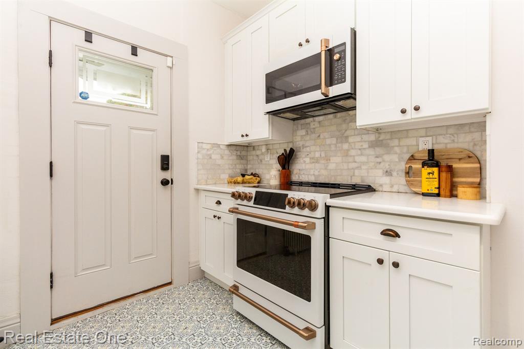 825 North Pine Street Rochester, MI 48307 - Photo 17 of 39 Gallery Image 17