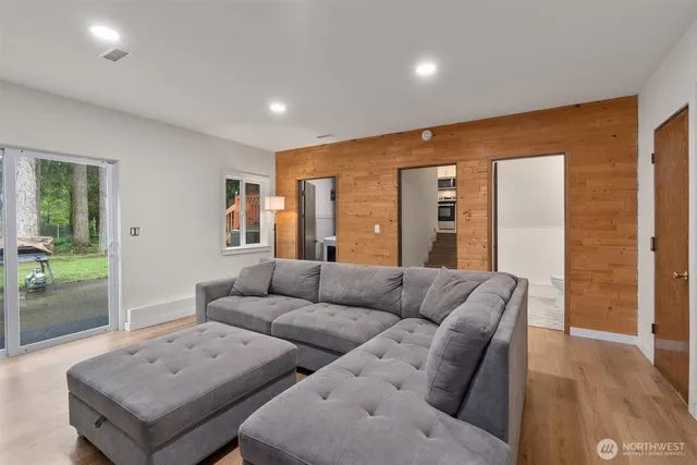 $615,000 | 18624 59th Street East, Lake Tapps, WA 98391