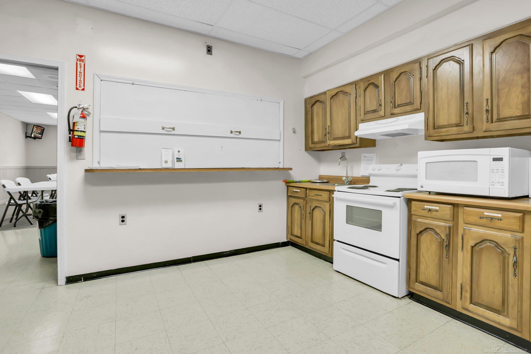 9196 South State Road Goodrich, MI 48438 - Photo 12 of 25 50153836-a5add62b-5952-4c80-92bd-475a384e2748.JPG