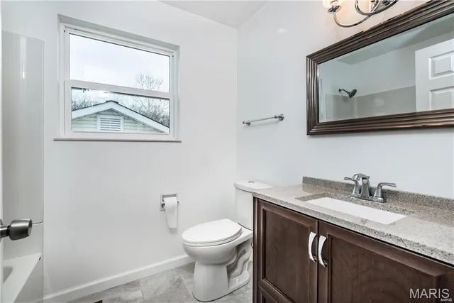 $445,000 | 1369 Nykiel Court, Ballwin, MO 63011