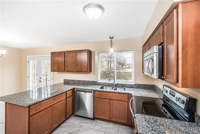 $445,000 | 1369 Nykiel Court, Ballwin, MO 63011