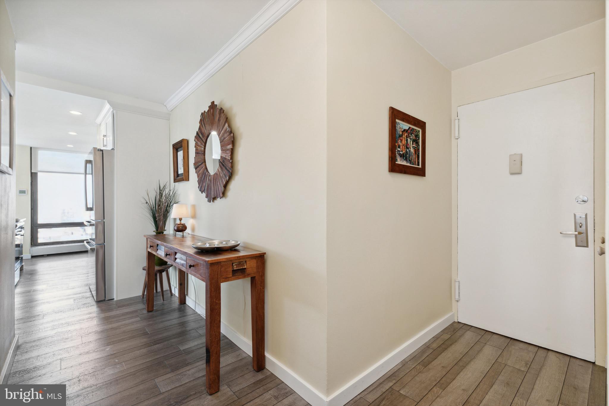 210 Locust Street, Unit 27G Philadelphia, PA 19106 - Photo 7 of 15
