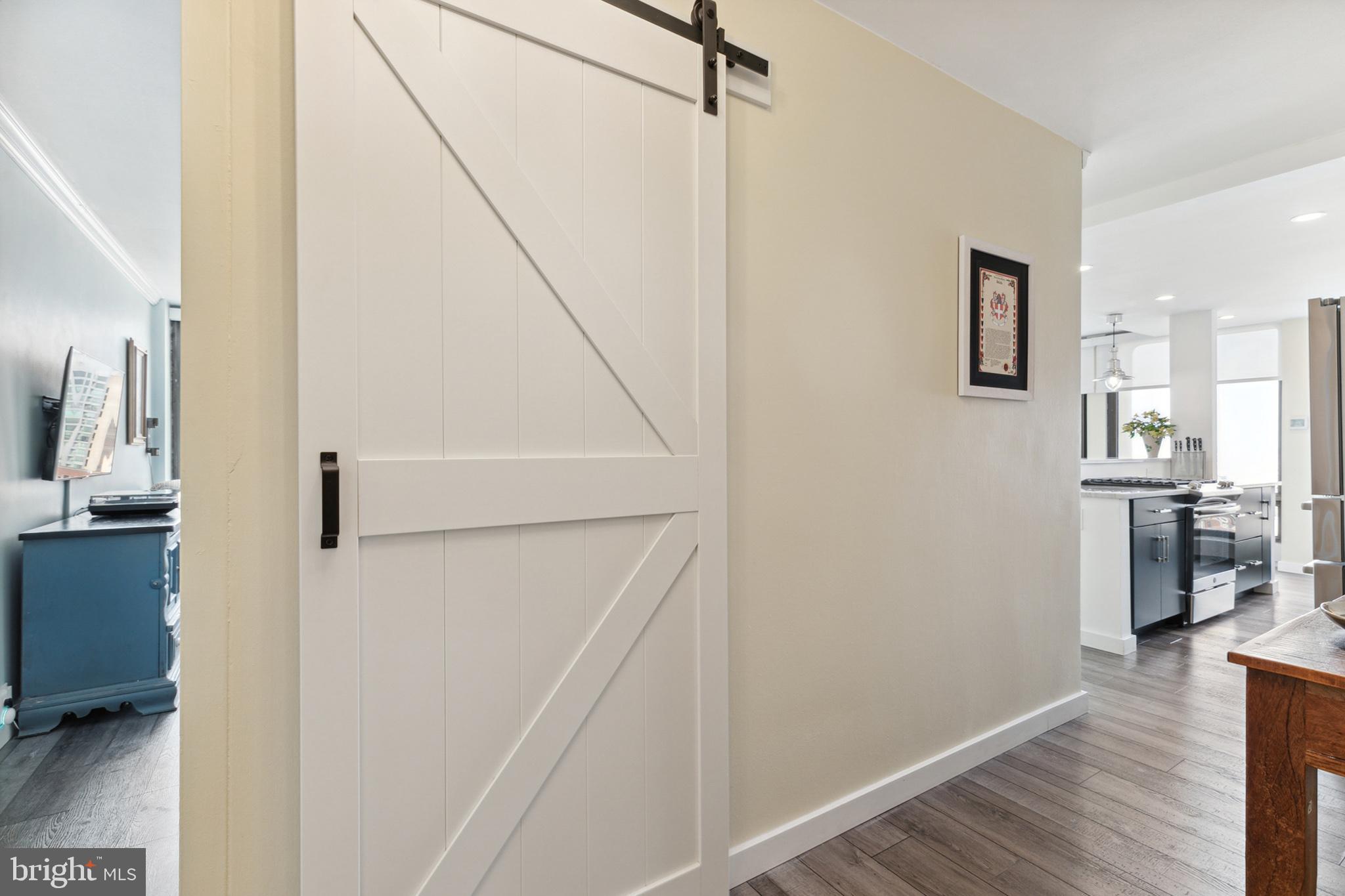 210 Locust Street, Unit 27G Philadelphia, PA 19106 - Photo 9 of 15
