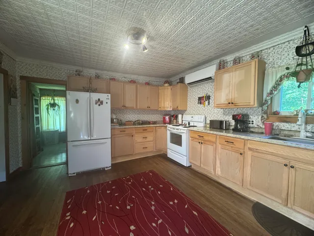 $125,000 | 121 Main Road, Abbot, ME 04406