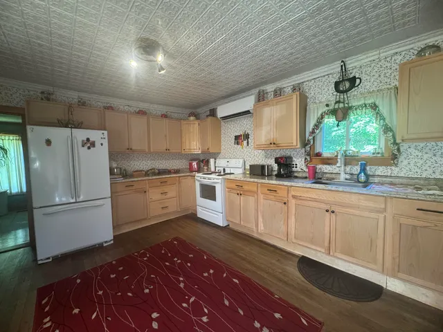 $125,000 | 121 Main Road, Abbot, ME 04406