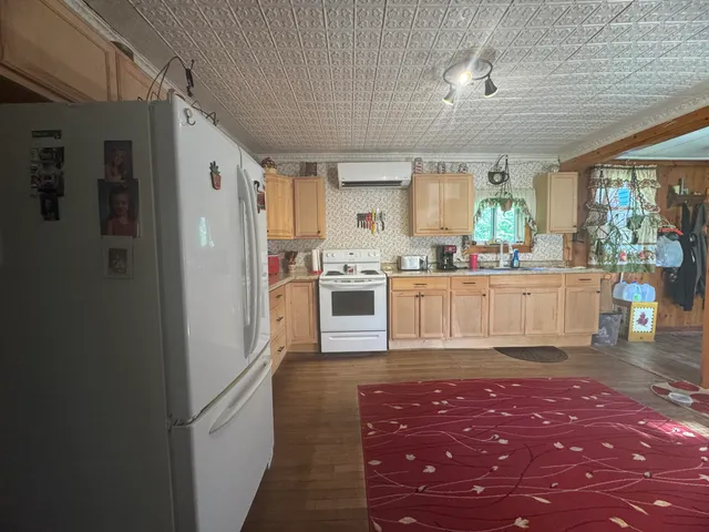 $125,000 | 121 Main Road, Abbot, ME 04406