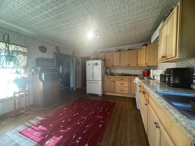 $125,000 | 121 Main Road, Abbot, ME 04406