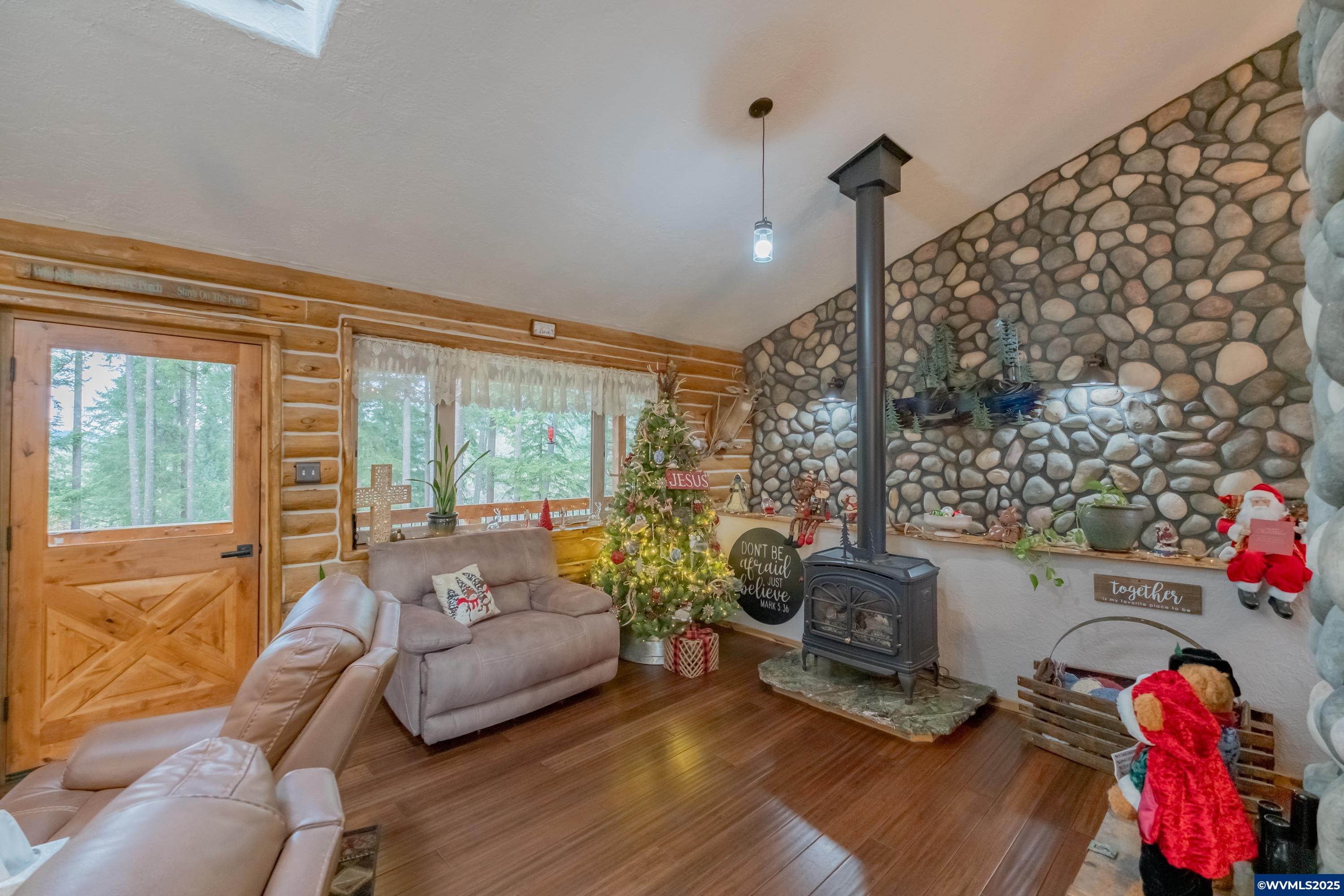 32583 Bellinger Scale Road Lebanon, OR 97355 - Photo 9 of 49 Gallery Image 9
