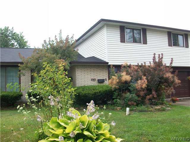 45 Summerview Road Amherst, NY 14221 - Photo 1 of 1 Exterior Front