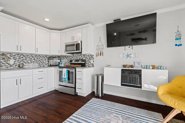 $249,000 | 650 Cedar Point Boulevard, Unit B25, Cedar Point, NC 28584