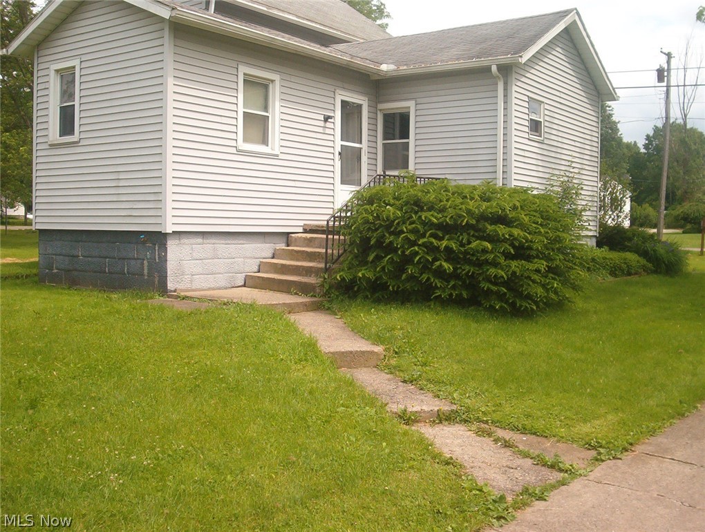 5188 Palmyra Road Warren, OH 44481 - Photo 7 of 21