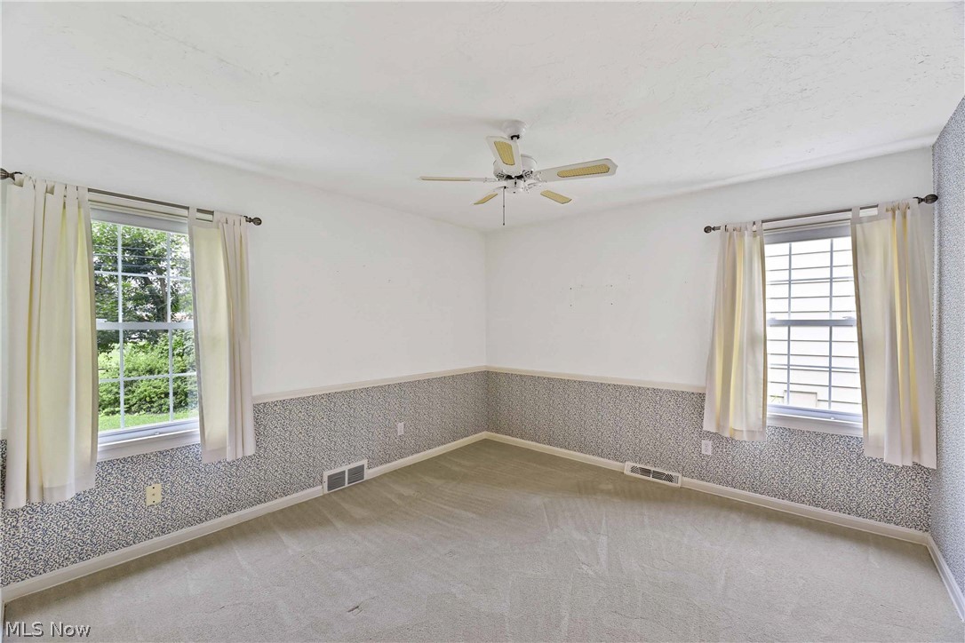 5046 Farnhurst Road Cleveland, OH 44124 - Photo 20 of 31