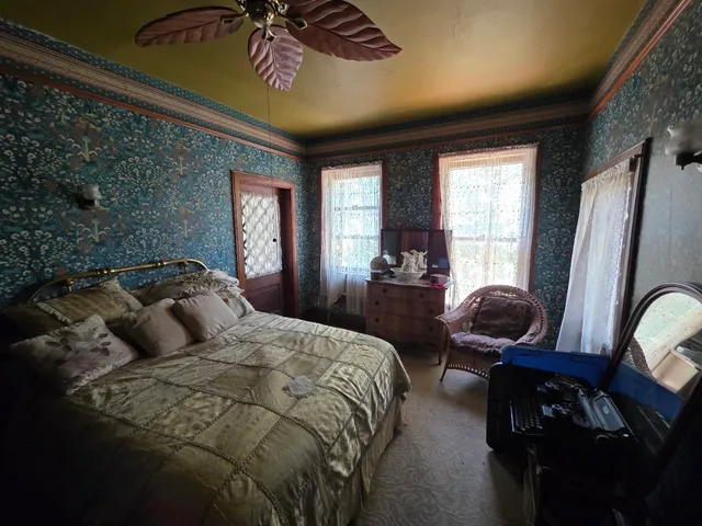 $649,999 | 705 West Highland Avenue, Elgin, IL 60123