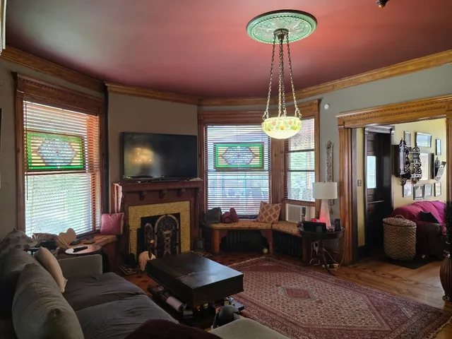 $649,999 | 705 West Highland Avenue, Elgin, IL 60123