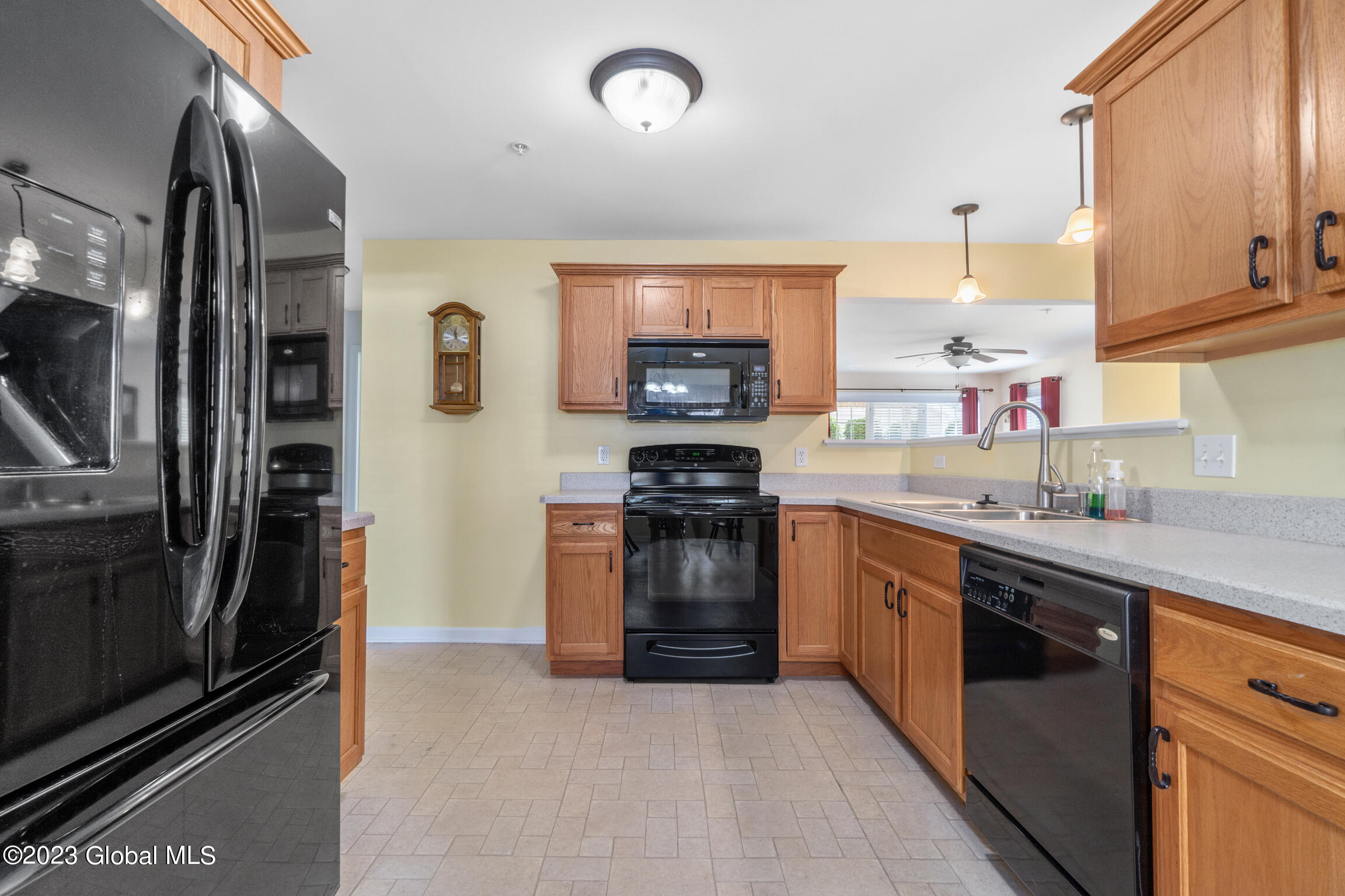 2000 Curry Road, Unit 37 Rotterdam, NY 12303 - Photo 12 of 32 2000 Curry Rd-18