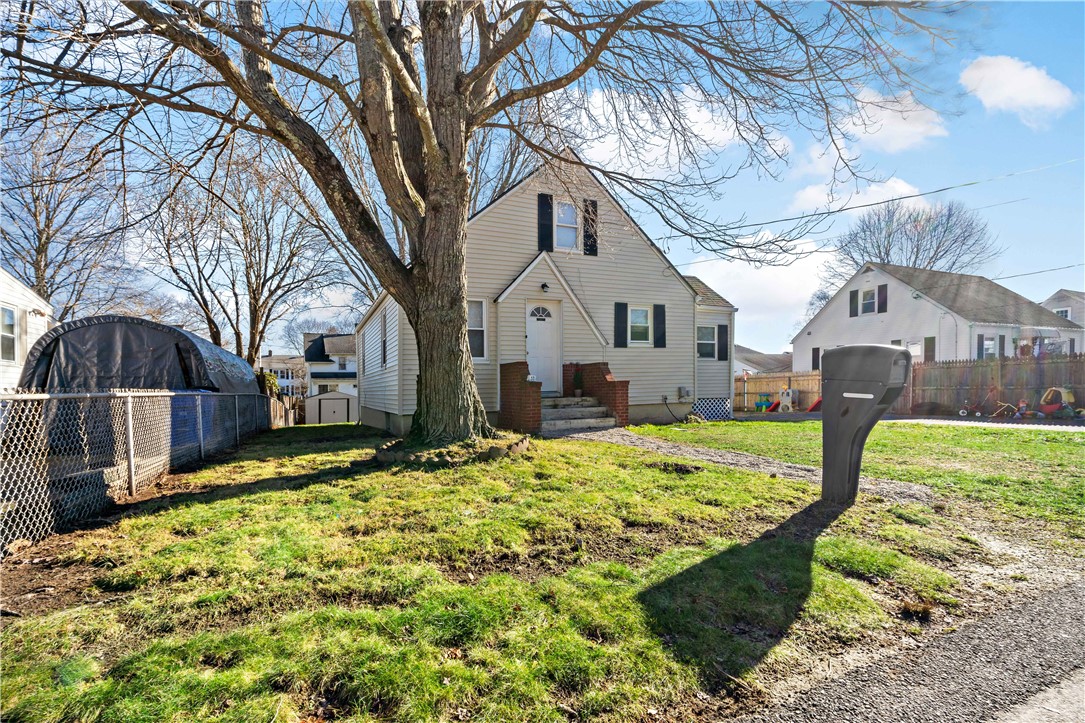 11 Colonial Way West Warwick, RI 02893 - Photo 2 of 27