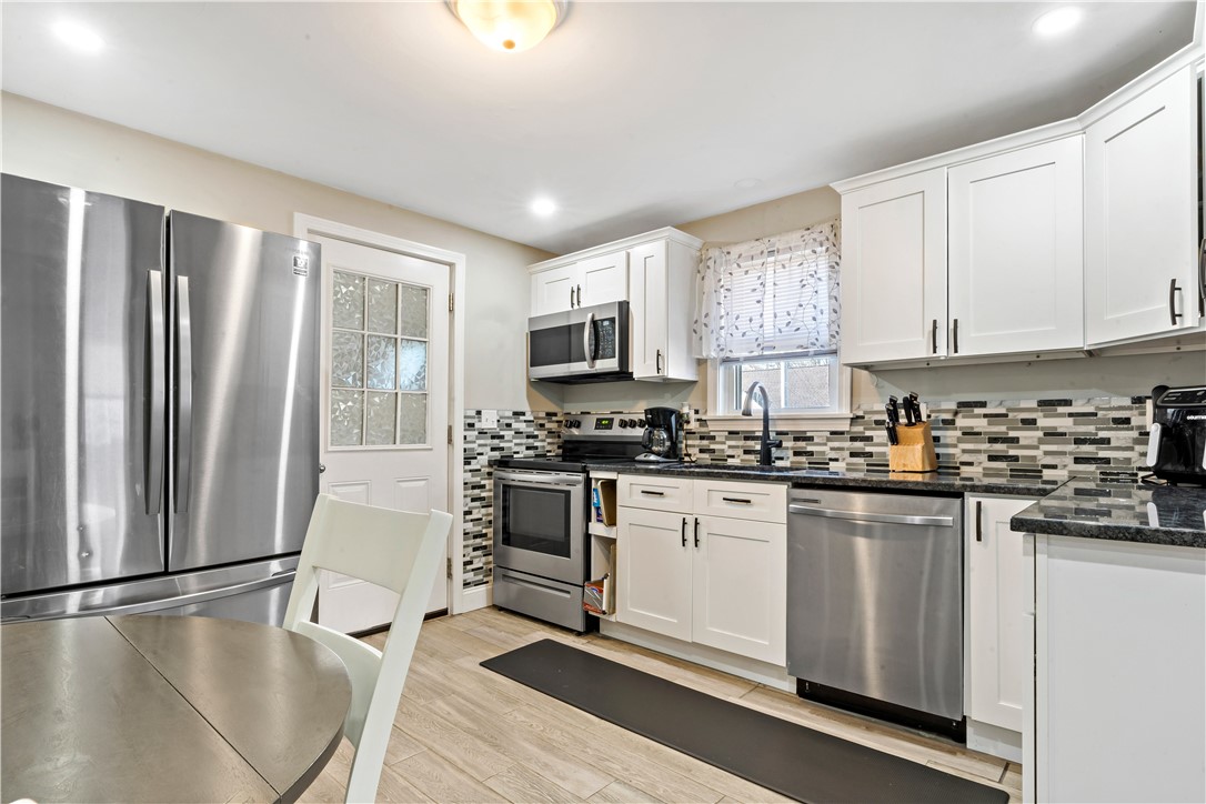 11 Colonial Way West Warwick, RI 02893 - Photo 7 of 27