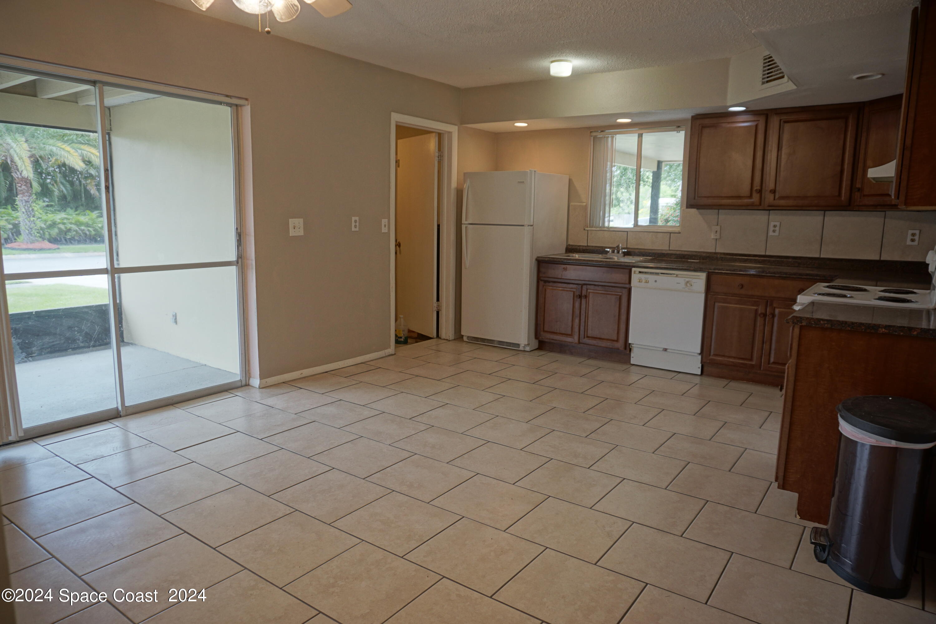 971 Fulton Lane Northeast Palm Bay, FL 32905 - Photo 2 of 42 DSC08637