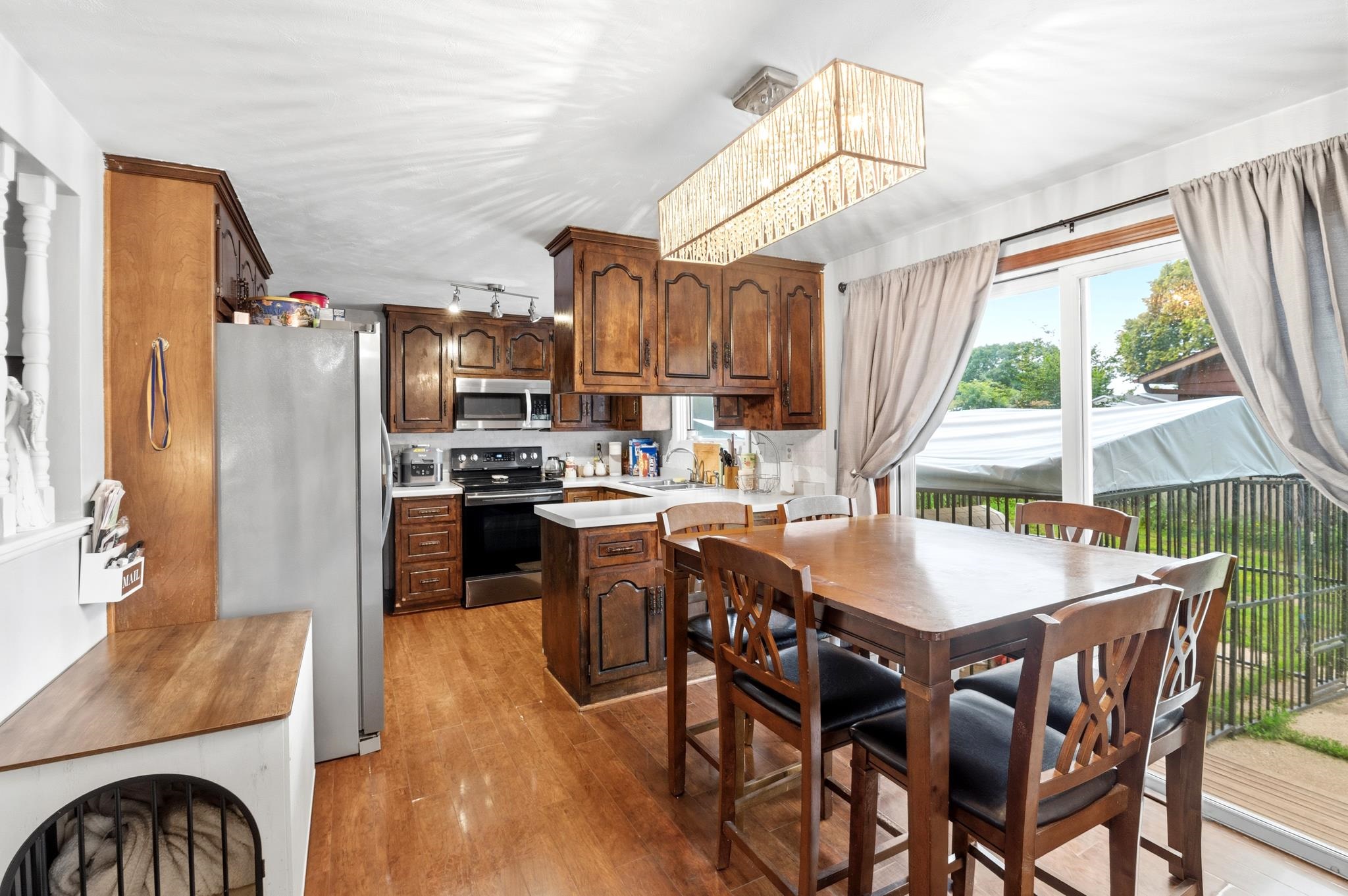 2525 Heather Road Green Bay, WI 54311 - Photo 8 of 27