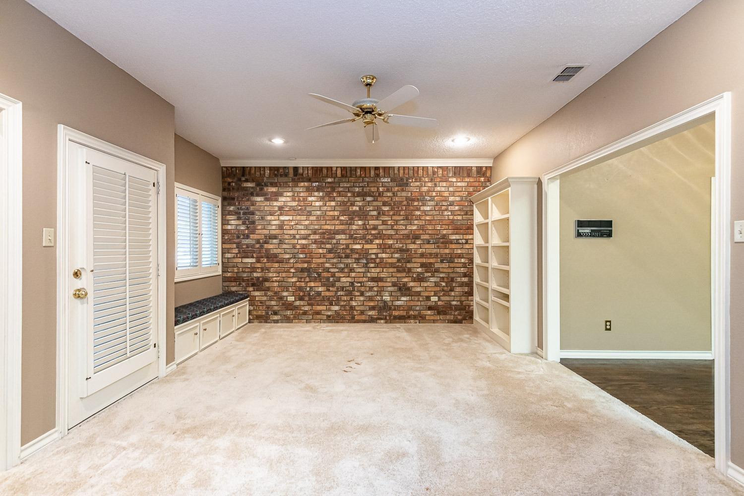 8506 Raleigh Avenue Lubbock, TX 79424 - Photo 11 of 46 Second Living Area