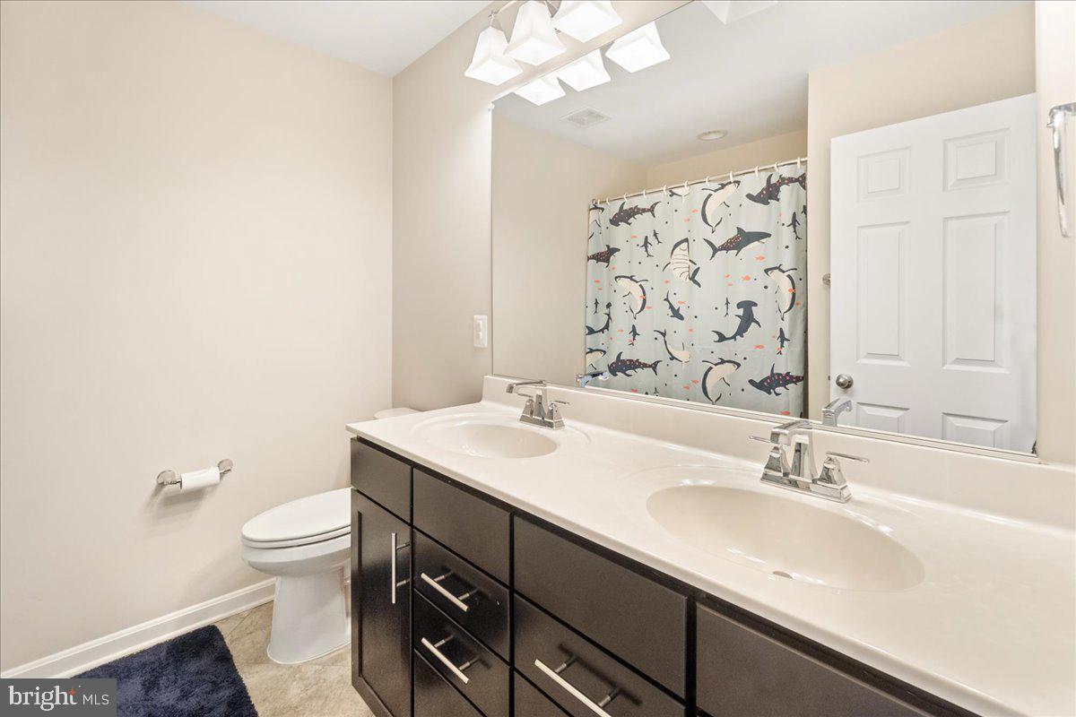 648 Blandwood Road Frederick, MD 21701 - Photo 20 of 54 Hall bath on upper level