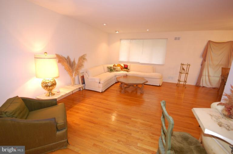 701 Lowander Lane Silver Spring, MD 20901 - Photo 7 of 15 Living Room