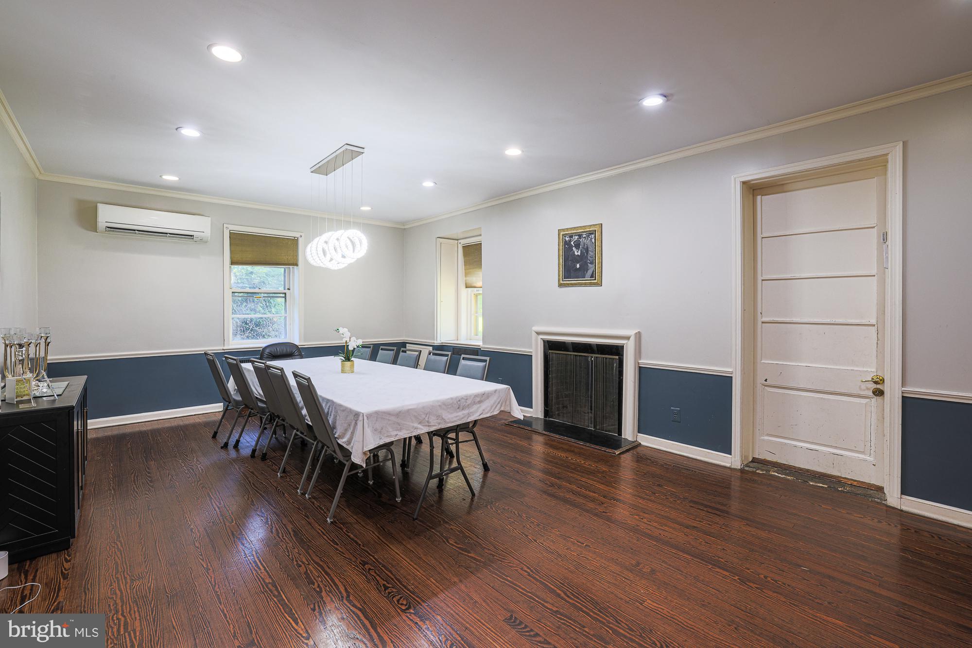 3305 Bancroft Road Baltimore, MD 21215 - Photo 21 of 61 Elegant dining space with modern charm.
