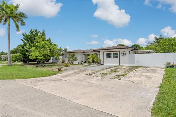 $499,900 | 2200 44th Street Southwest, Naples, FL 34116