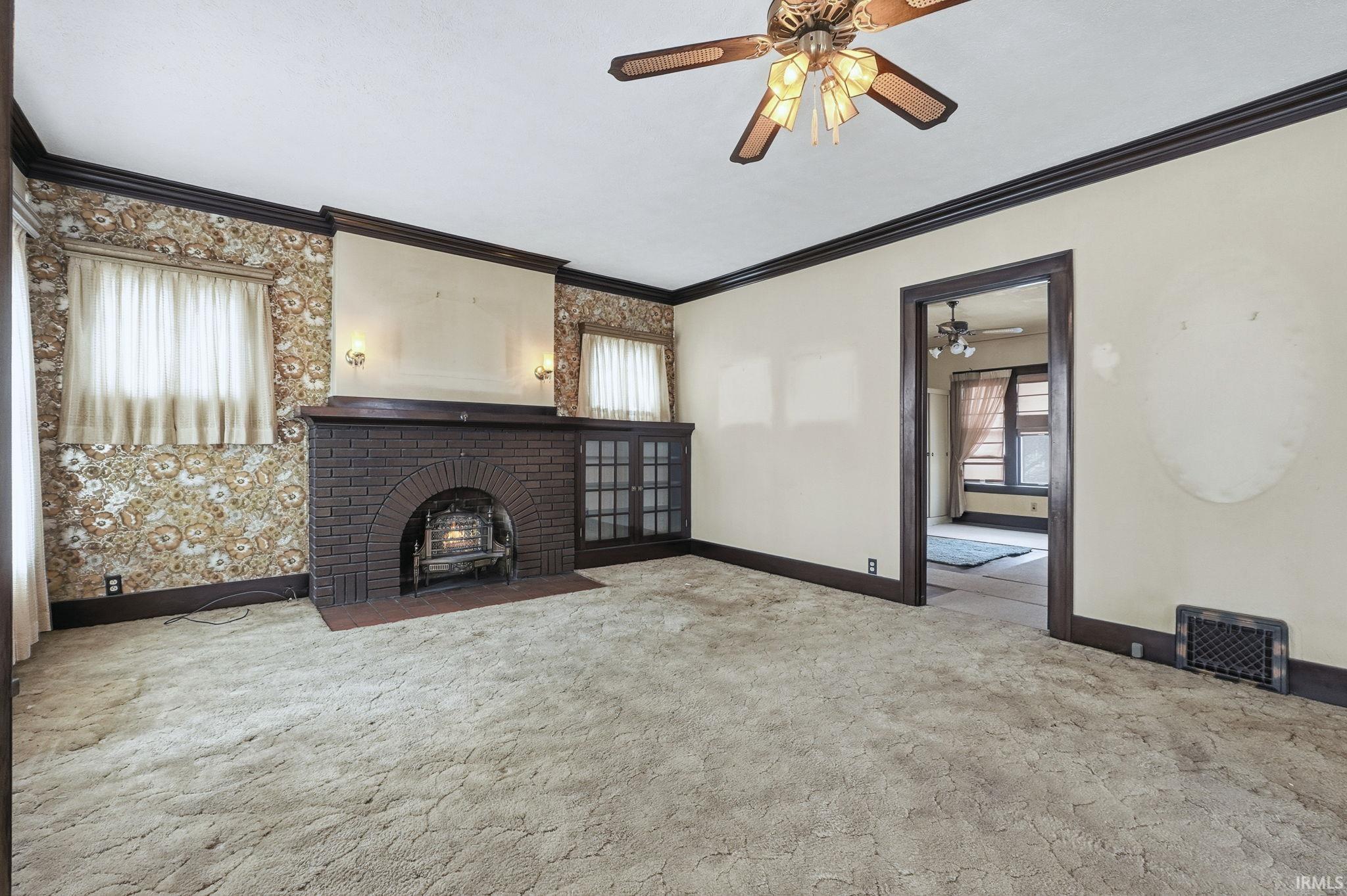 535 East Center Street Warsaw, IN 46580 - Photo 4 of 36