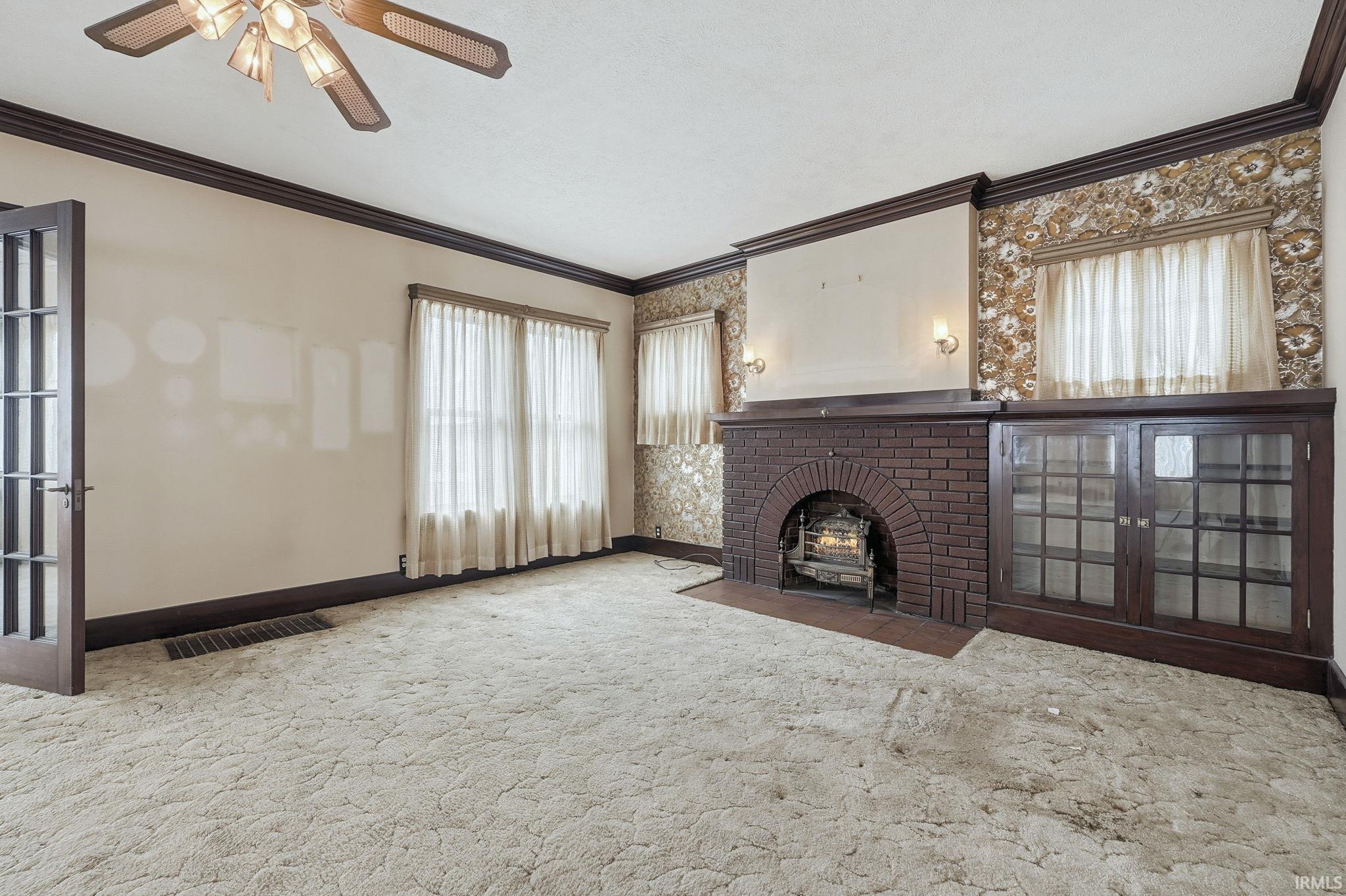 535 East Center Street Warsaw, IN 46580 - Photo 5 of 36