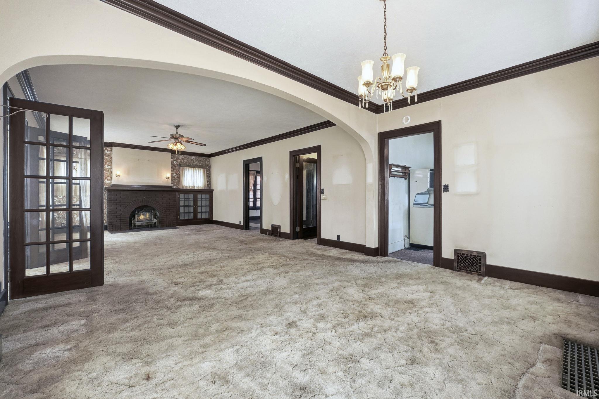 535 East Center Street Warsaw, IN 46580 - Photo 8 of 36