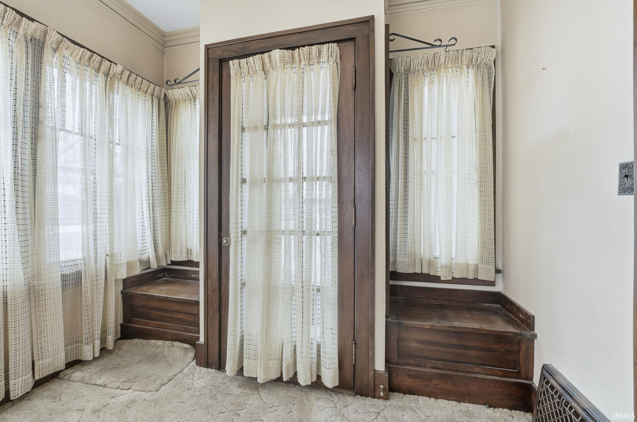 535 East Center Street Warsaw, IN 46580 - Photo 9 of 36