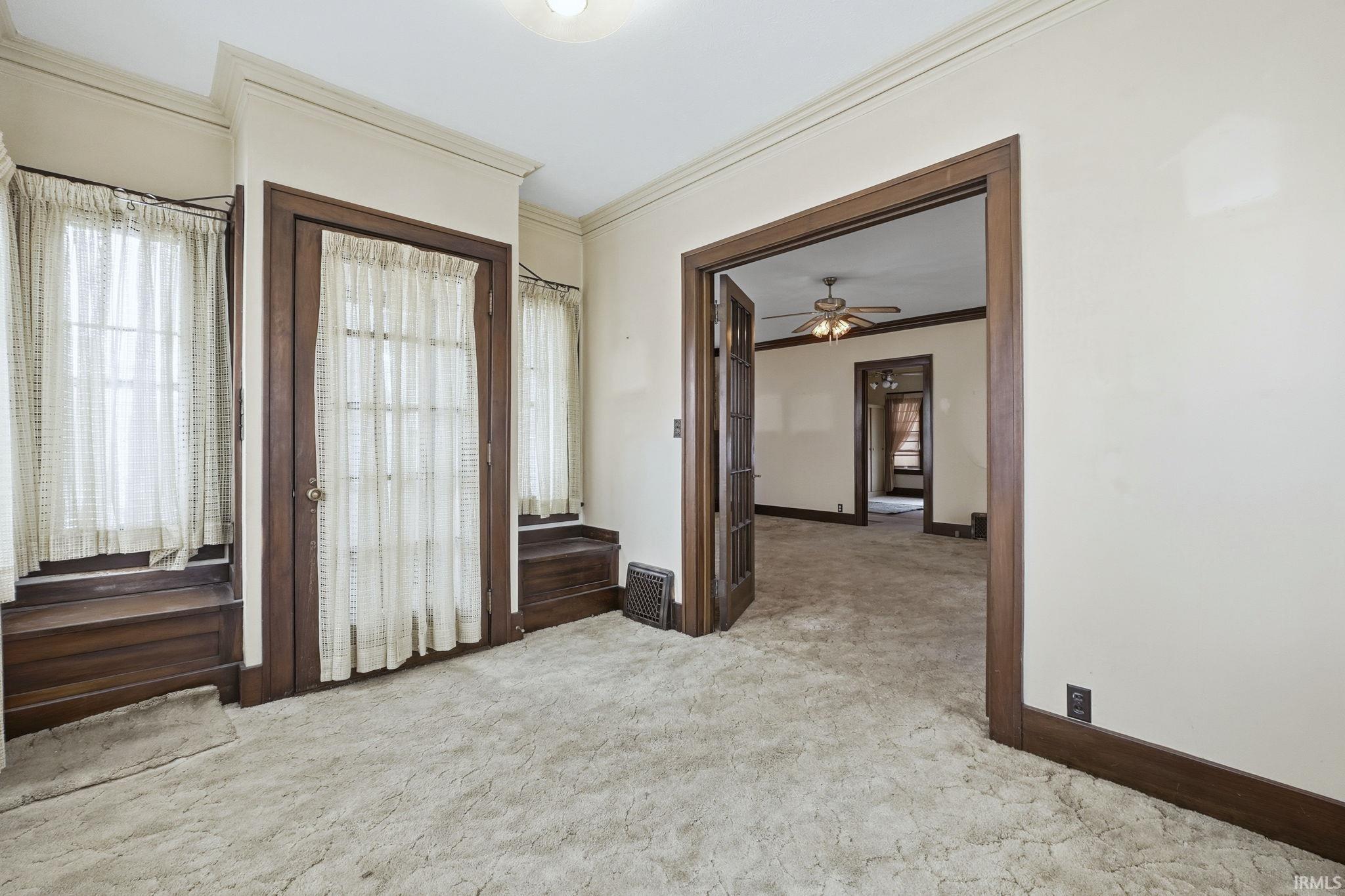 535 East Center Street Warsaw, IN 46580 - Photo 10 of 36